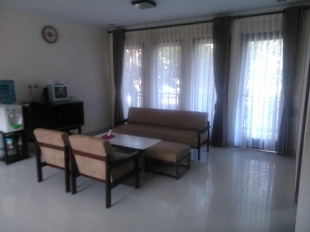 Rumah Sarwestri Bandung Exterior foto