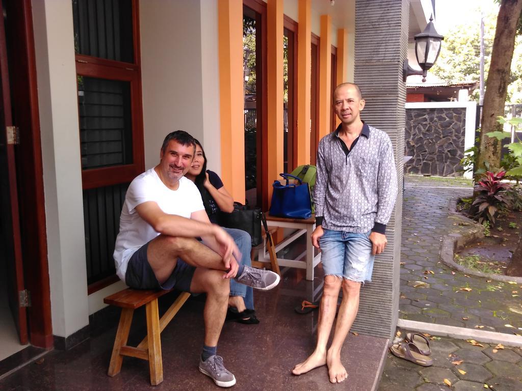 Rumah Sarwestri Bandung Exterior foto