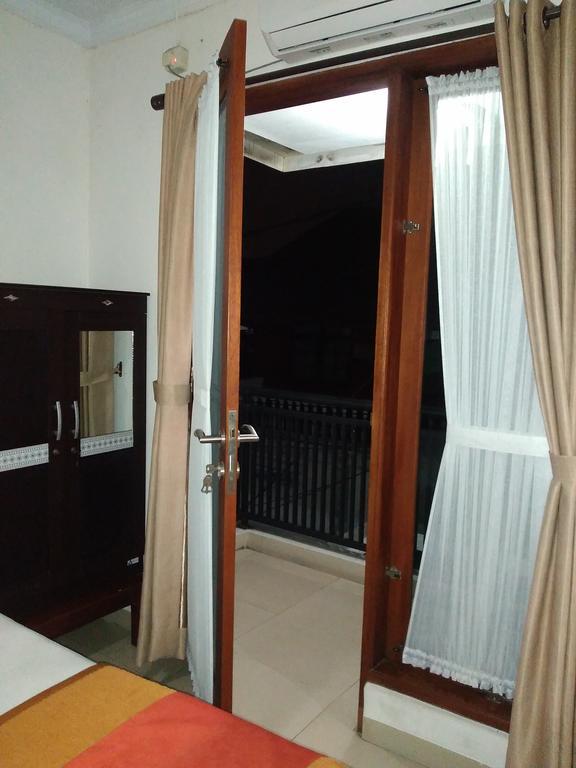 Rumah Sarwestri Bandung Exterior foto