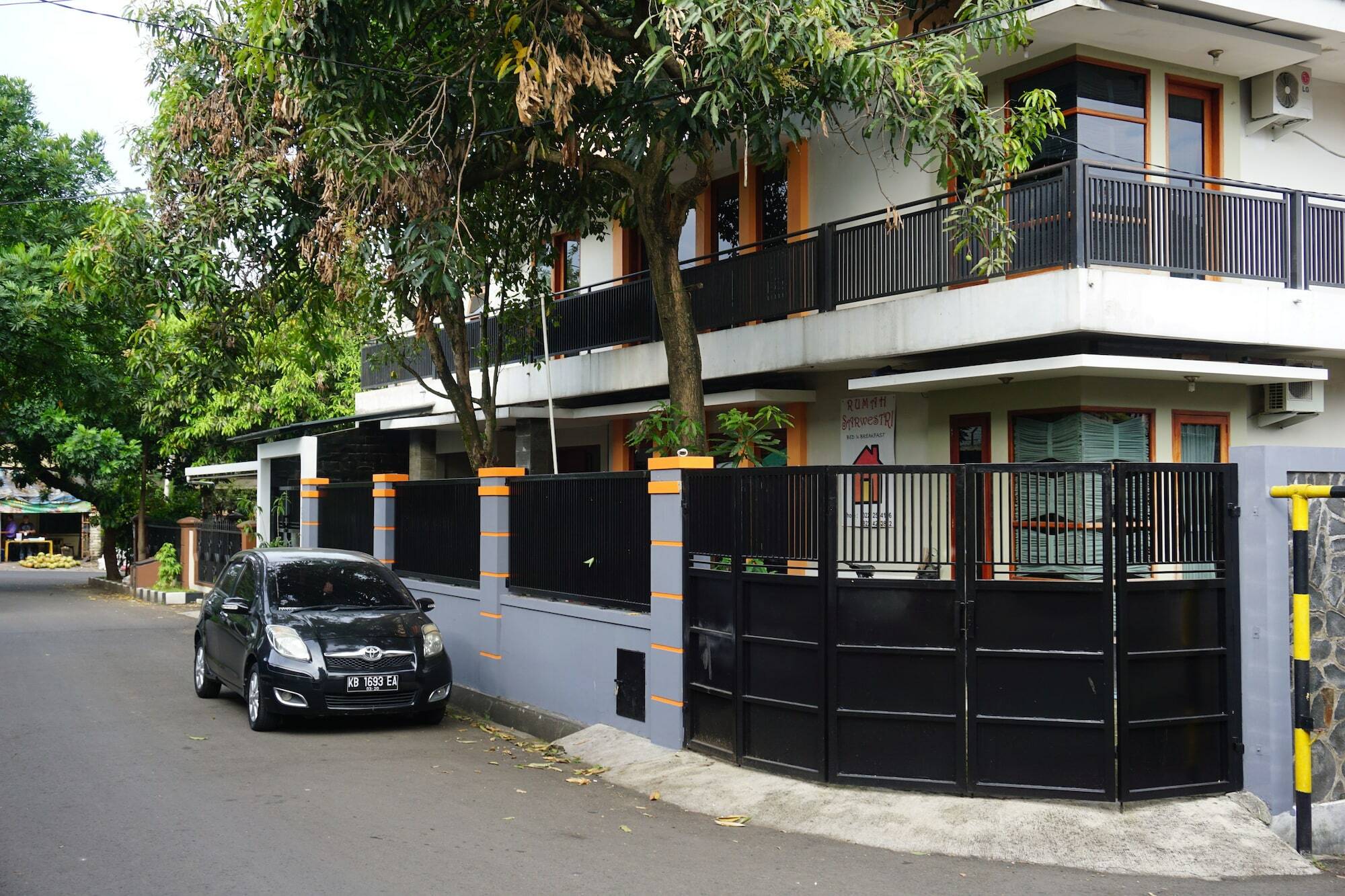 Rumah Sarwestri Bandung Exterior foto